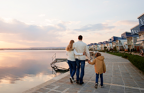 Malaysian and Indonesian Customers Explore Boao Lecheng